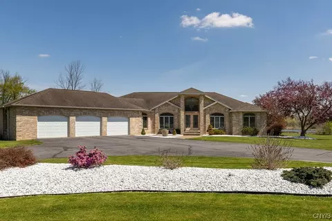 11418 Misty Meadow Dr, Cato, NY 13033
