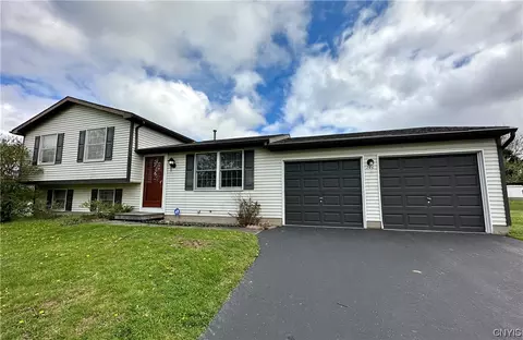 286 Vollmer Pkwy, Rochester, NY 14623