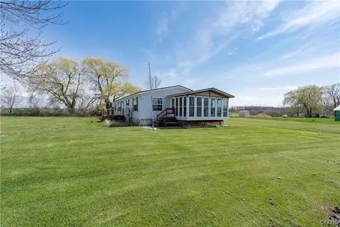 25000 Warner Rd S, Lyme, NY 13693