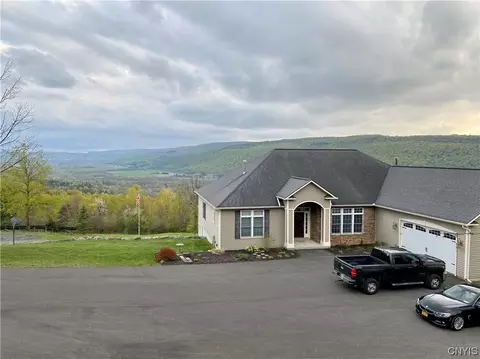 2645 Porter Ln, Lafayette, NY 13084