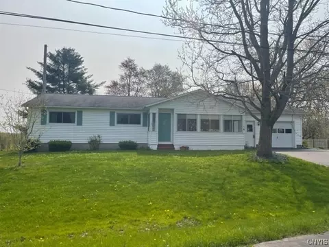 16 Richard Ave, Schroeppel, NY 13132