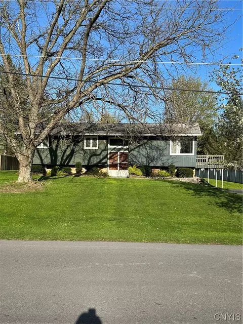 8534 Belnor Dr, Cicero, NY 13039