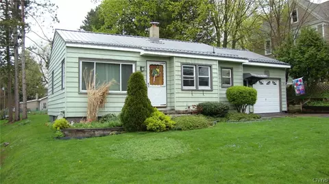 15 Chestnut St, Whitestown, NY 13417