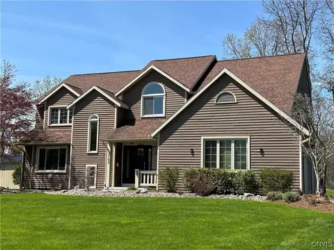 3182 Olive Dr, Lysander, NY 13027