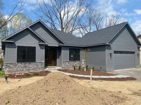 3316 Hickory Knoll Lane Ln, Lysander, NY 13027