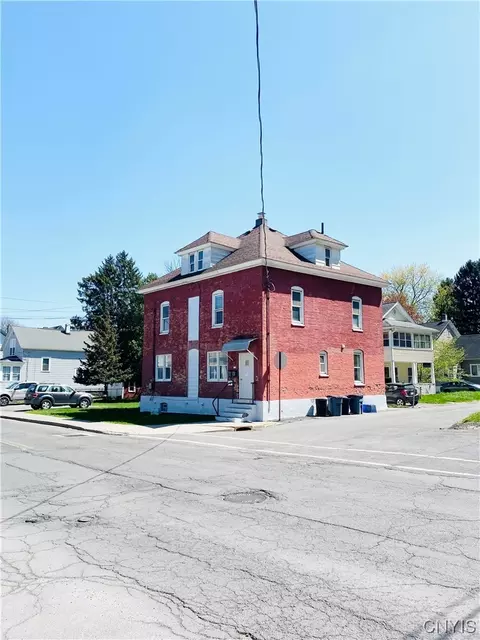 117 Woods Rd, Geddes, NY 13209