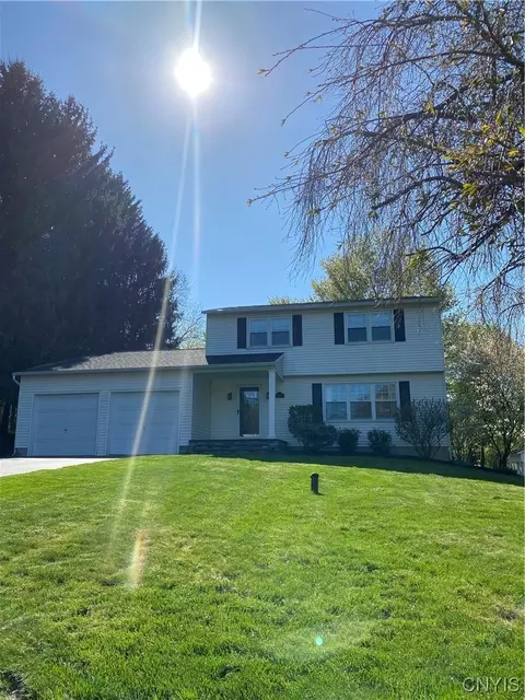 4939 Crestwood Ln, Onondaga, NY 13215