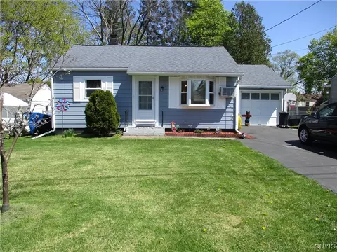 112 Lansdale Rd, East Syracuse, NY 13057