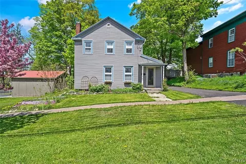 39 Nelson St, Cazenovia, NY 13035