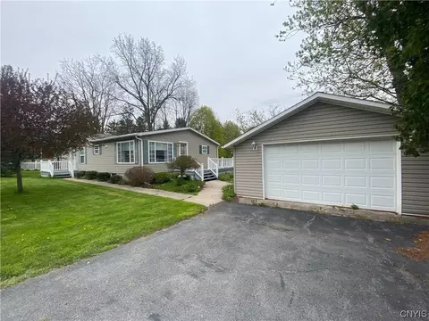 105 Rochester St, Mentz, NY 13140