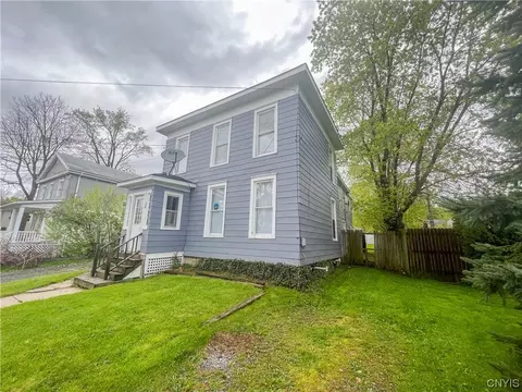 30 Holley St, Auburn, NY 13021