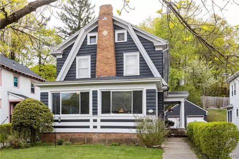 216 Twin Hills Dr, Syracuse, NY 13207
