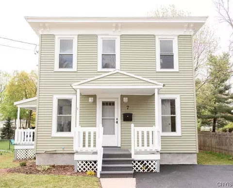 7 Walnut St, Lysander, NY 13027