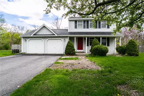528 Crandon Ter, Van Buren, NY 13027