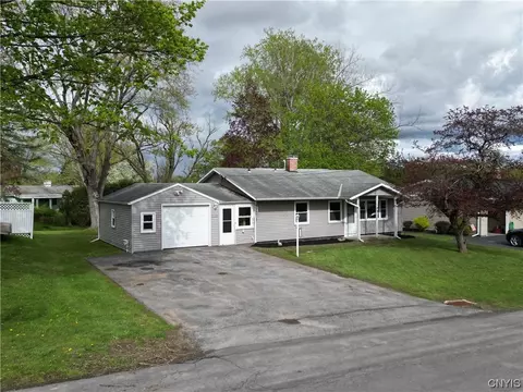 7 Vine Cir, Whitestown, NY 13492