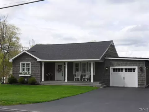 942 W First St S, Fulton, NY 13069