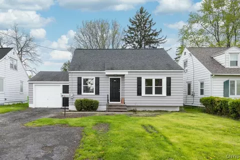 205 Edgemere Rd, Salina, NY 13208