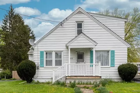 312 Plymouth Ave, Salina, NY 13211