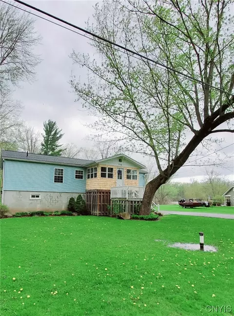 7746 Seneca Beach Dr, Van Buren, NY 13027