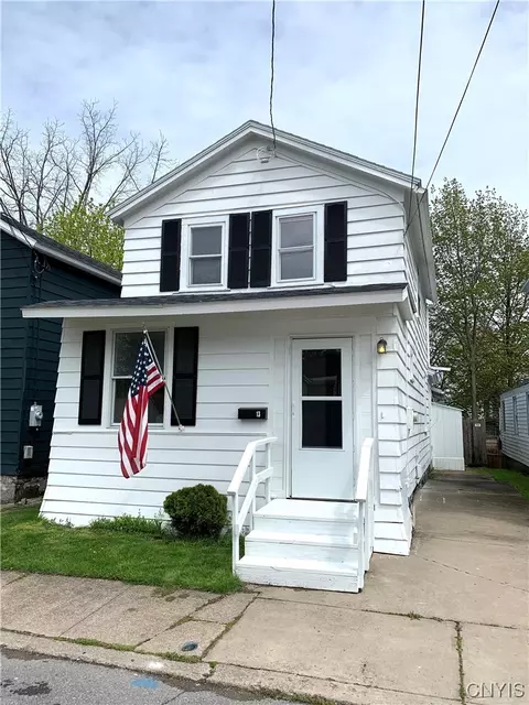 13 Dublin St, Oswego, NY 13126