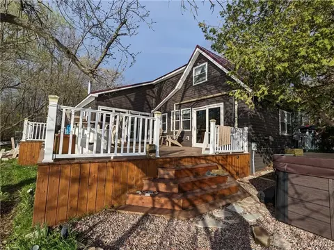 8732 Lotts Point Rd, Lyme, NY 13622