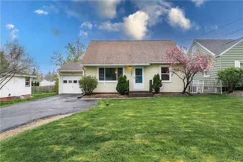102 Cleveland Ave, Salina, NY 13088