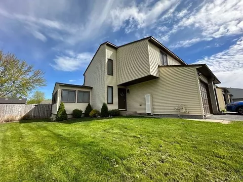 8326 Trevi Ln, Clay, NY 13041