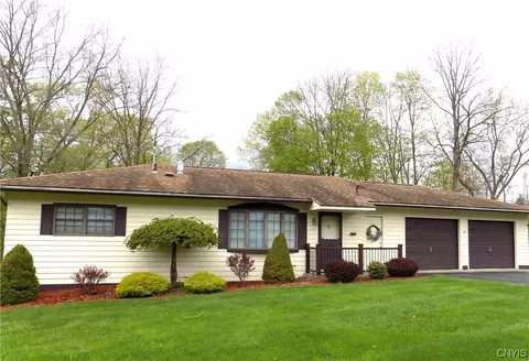2806 Dunham Rd, Utica, NY 13501