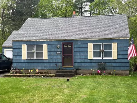 213 Williams St, North Syracuse, NY 13212