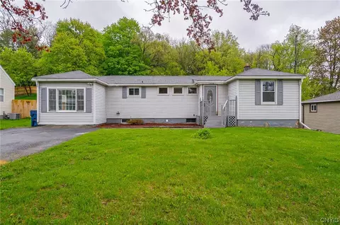 116 Hinsdale Rd, Camillus, NY 13031
