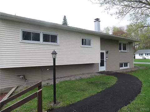 11 Berra Ln, Whitestown, NY 13492