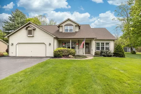 303 Hourglass Ln, Lysander, NY 13027