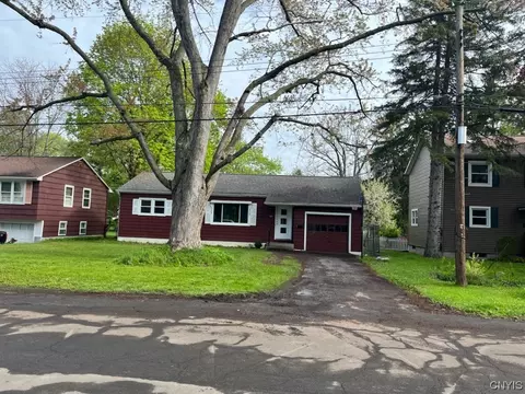 121 Edna Rd, Syracuse, NY 13205