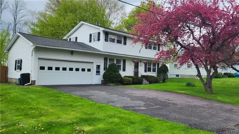 9397 Woodlawn Dr, Brewerton, NY 13029