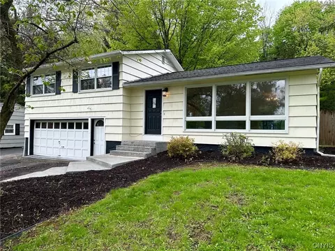 333 Dickerson Dr N, Camillus, NY 13031
