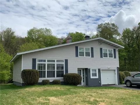 44 Cedarbrook Cres, Whitestown, NY 13492