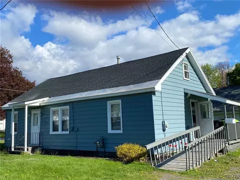 215 Northwood Dr, Salina, NY 13211