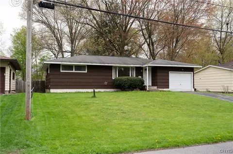 503 Palmer Dr, North Syracuse, NY 13212