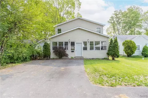136 Grove St, North Syracuse, NY 13212