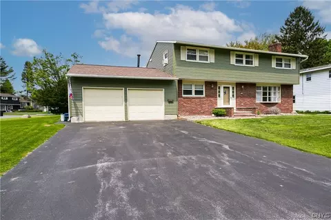 138 Riverdale Rd, Liverpool, NY 13090