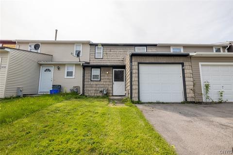 8092 Weblank, Clay, NY 13041