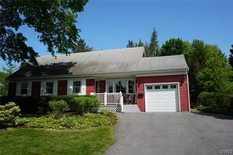 3 Cardinal Path, Clay, NY 13090
