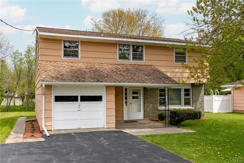 66 Brown St, Lysander, NY 13027