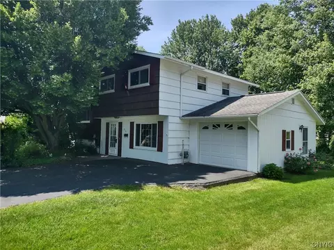 210 Wells Ave W, North Syracuse, NY 13212