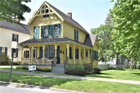 6 Fountain St, Kirkland, NY 13323