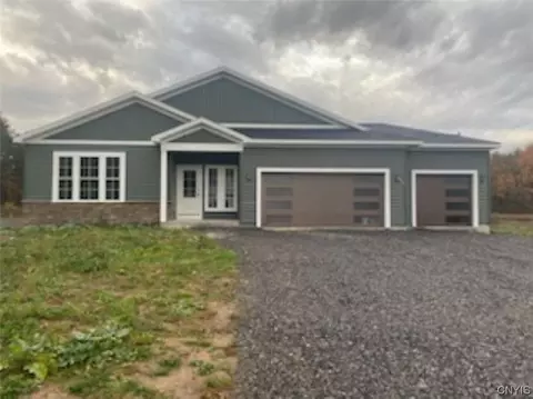 4544 Hollyshire Way, Clay, NY 13041