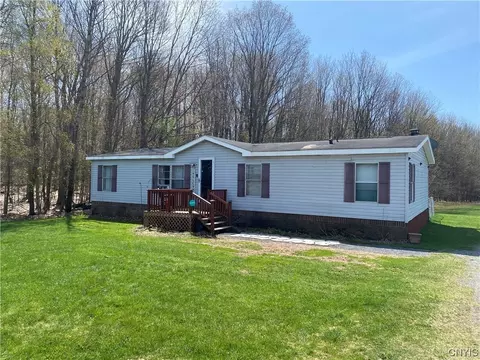 2300 Eckel Rd, Vienna, NY 13308