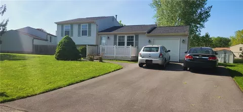 8026 Candela Ln, Clay, NY 13041