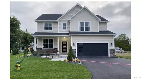 8901 Tulip Tree Path, Lysander, NY 13027
