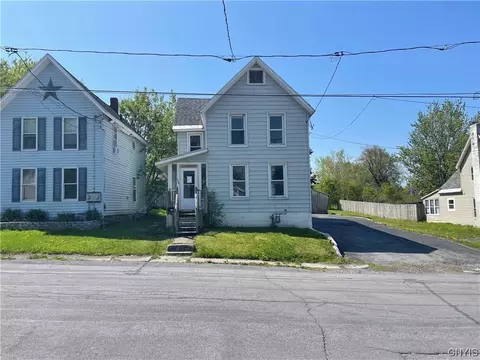 539 Cross St, Watertown, NY 13601